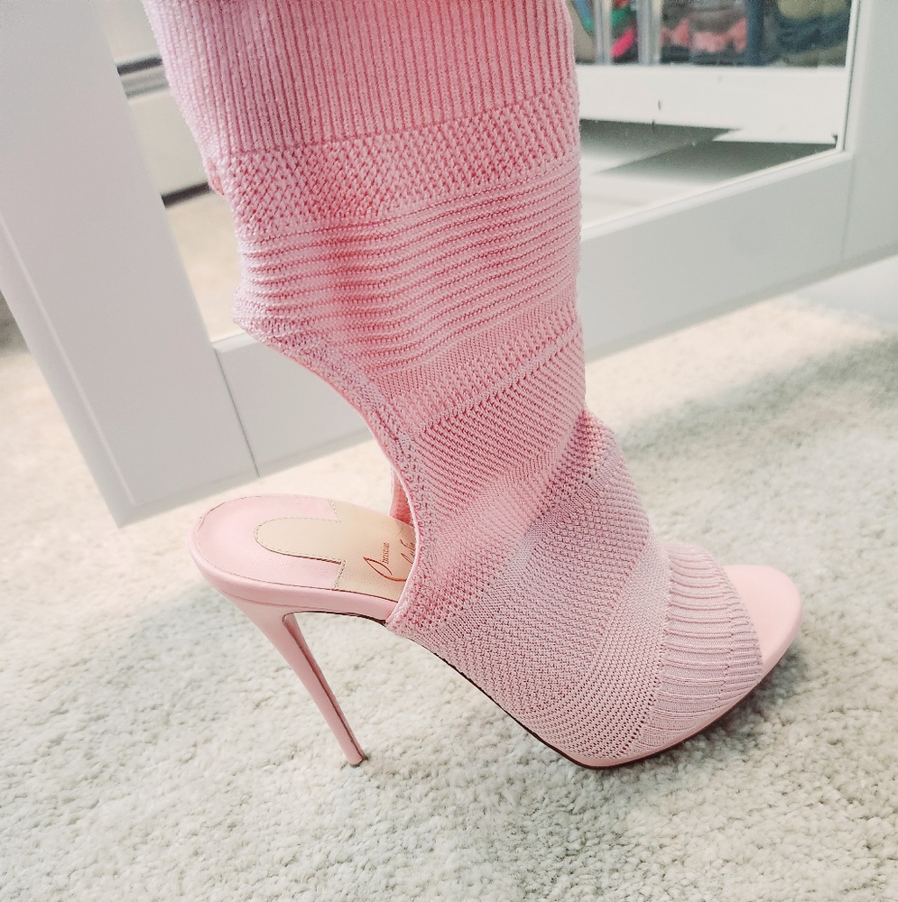 *Rare* Pink Knit Sock Booties